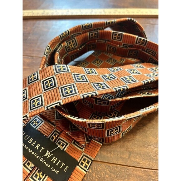 Hubert White All Silk Made In America PAttern Dress Tie - Picture 6 of 6